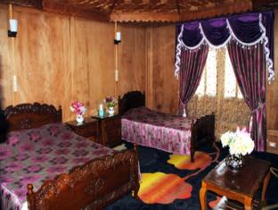 The Mughal Sheraton Houseboat Hotel Durgjan Buitenkant foto
